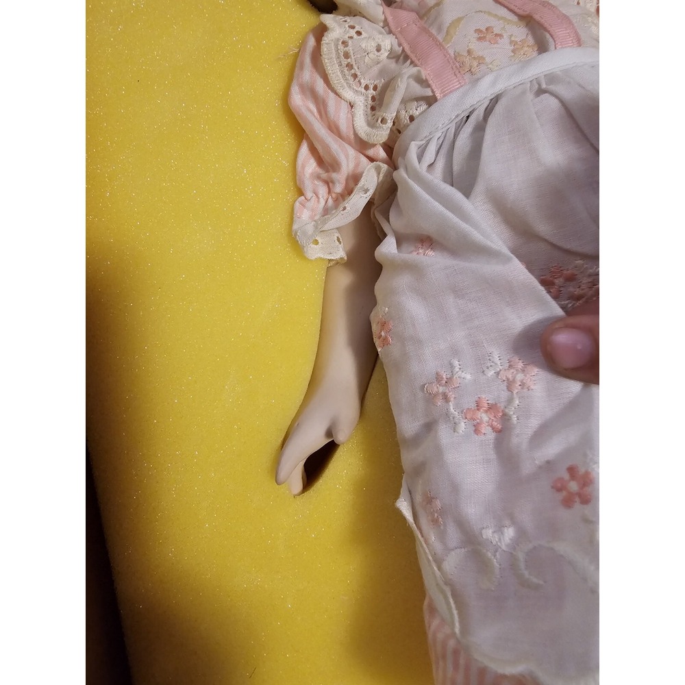 Vintage Shirley Temple Ideal American's Sweetheart Porcelain Doll 1983 #6809 - Picture 9 of 14